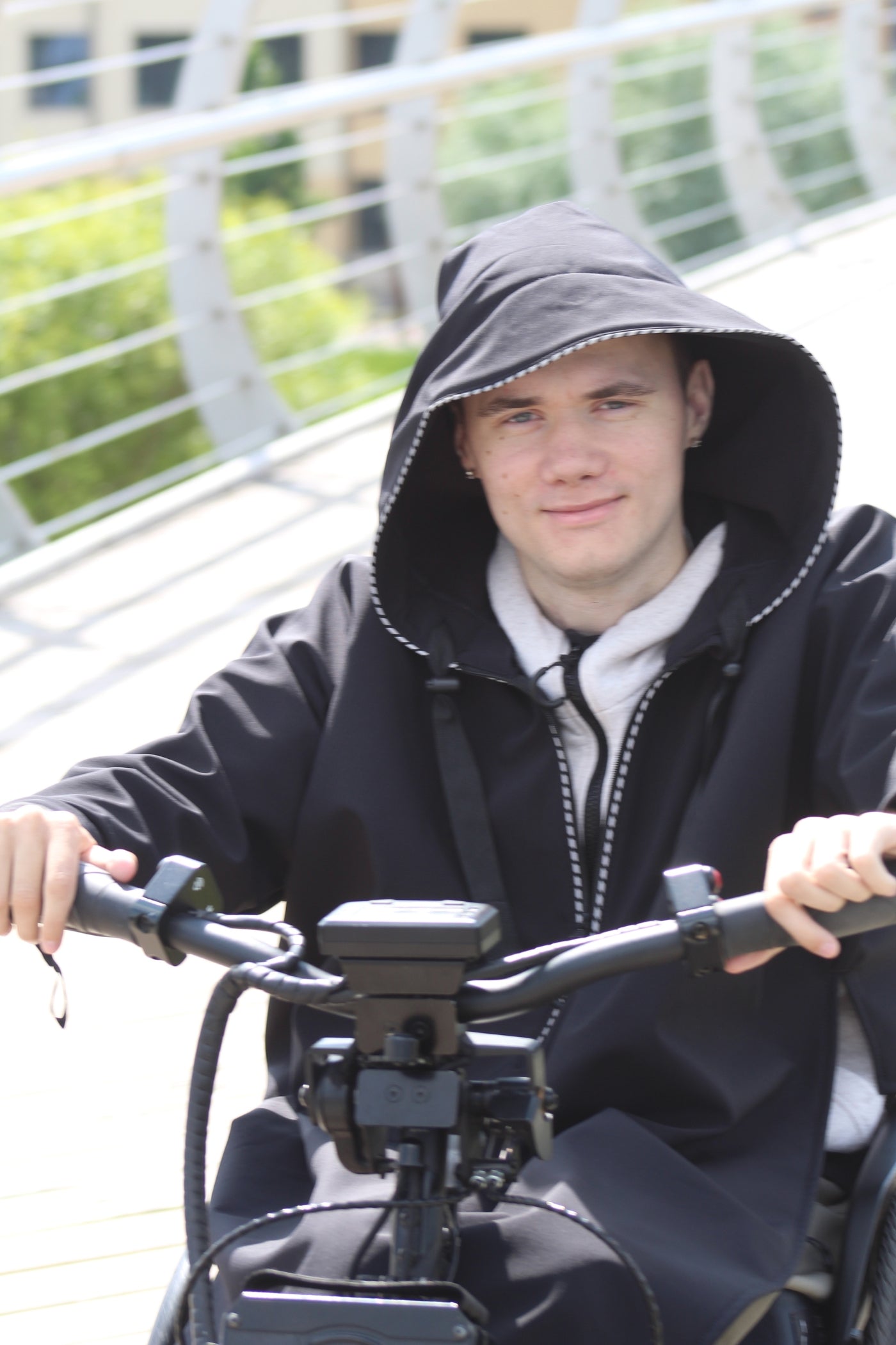 Wheelchair adaptive breathable raincoat