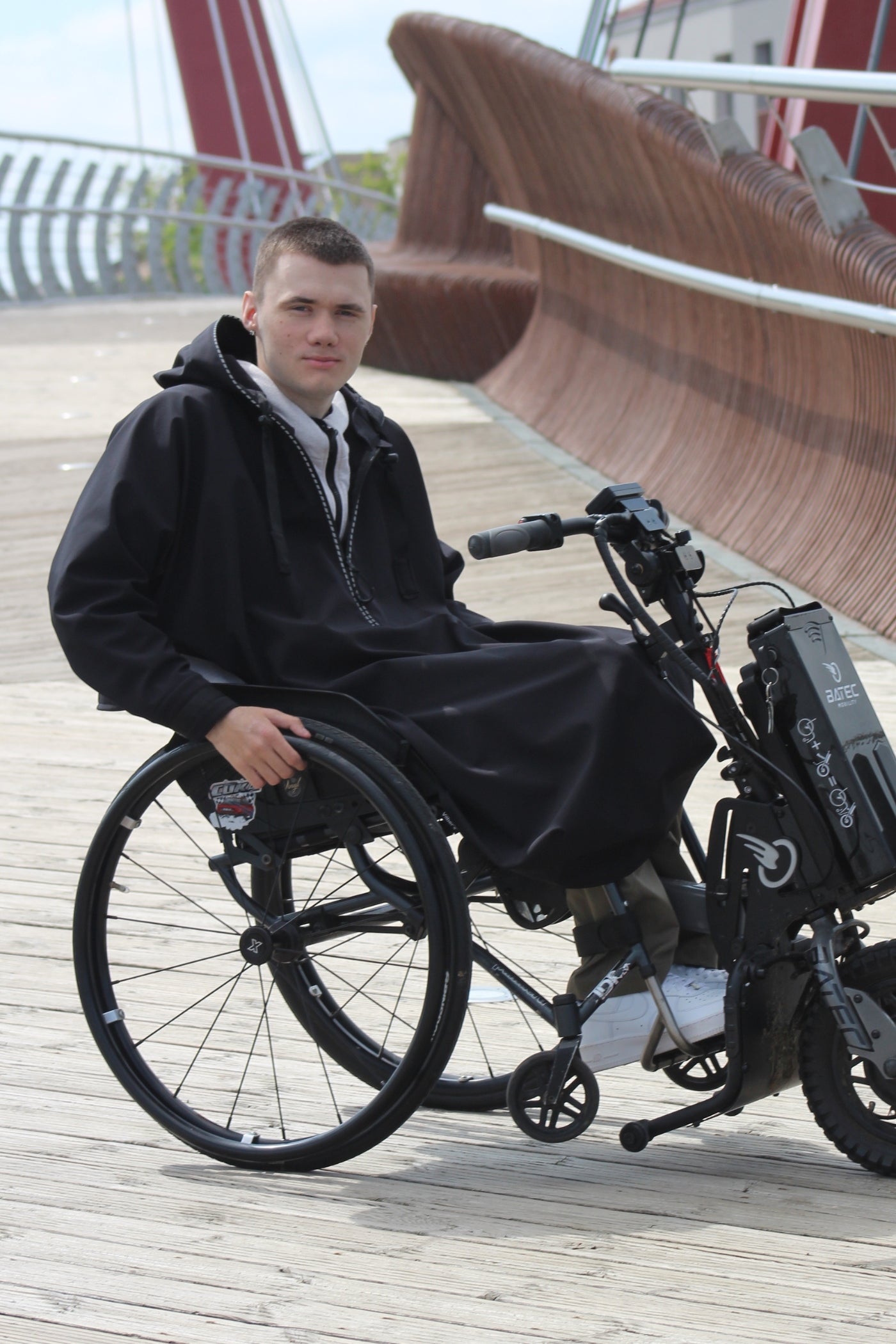 Wheelchair adaptive breathable raincoat
