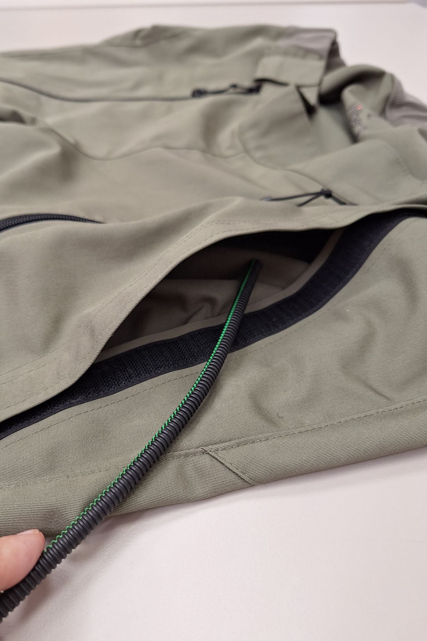 Men's wheelchair adaptive trousers for assisted dressing