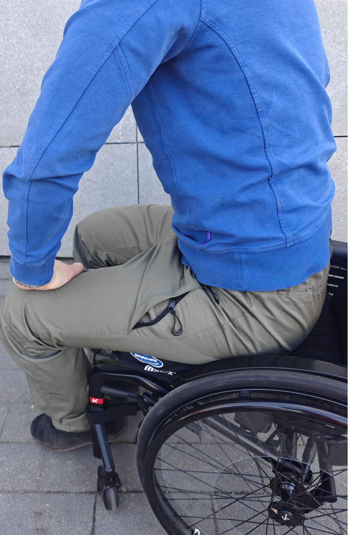 Men's wheelchair adaptive high functionality trousers