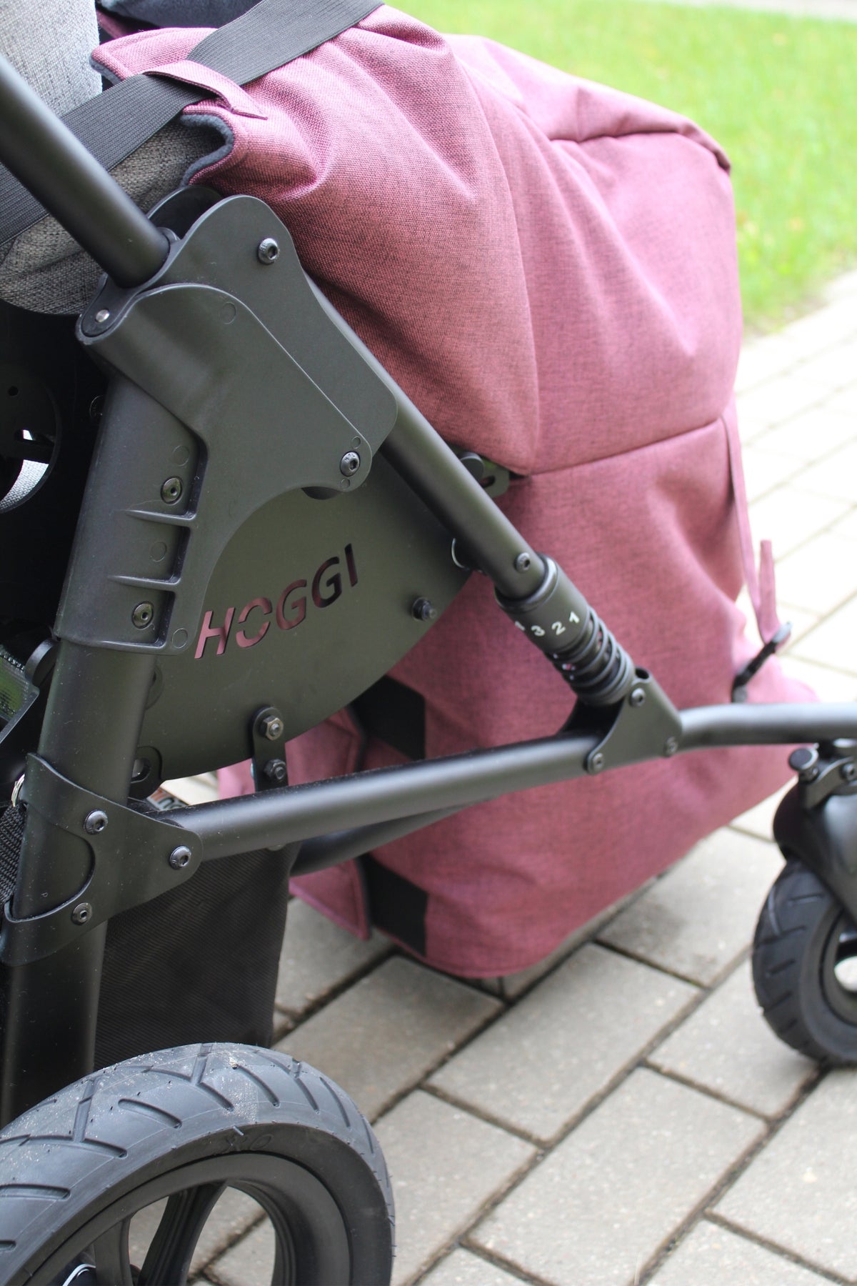 Junior for Seating Systems. Beenbedekking voor speciale-behoeften buggy's (Hoggi, Otto Bock)