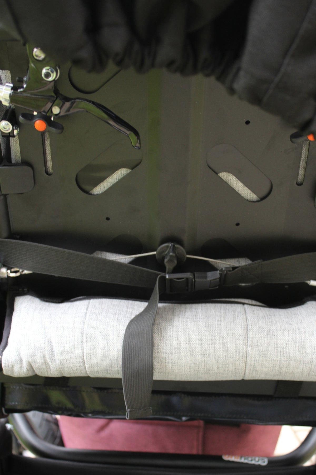 Junior for Seating Systems. Beenbedekking voor speciale-behoeften buggy's (Hoggi, Otto Bock)