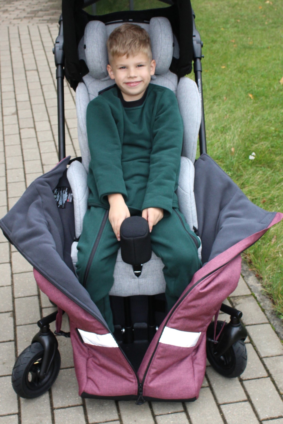 Junior for Seating Systems. Beenbedekking voor speciale-behoeften buggy's (Hoggi, Otto Bock)