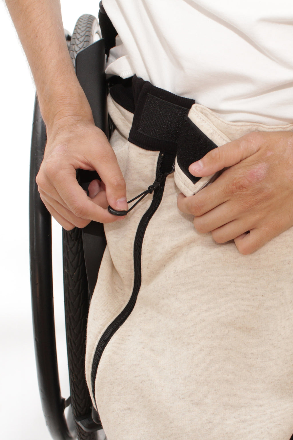 Heren premium adaptive joggingbroek voor rolstoelgebruikers met voorkant die omlaag kan