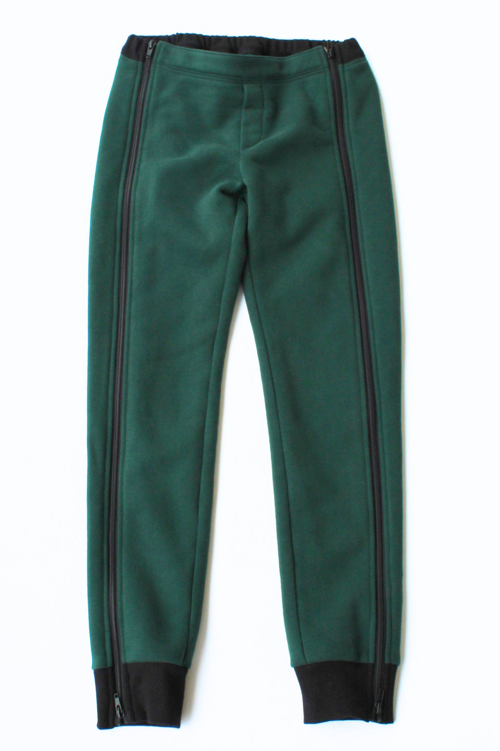 Broek voor kinderen die hulp nodig hebben bij het aankleden