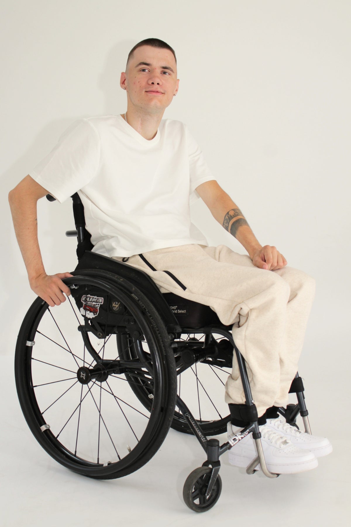 Heren premium adaptive joggingbroek voor rolstoelgebruikers met voorkant die omlaag kan