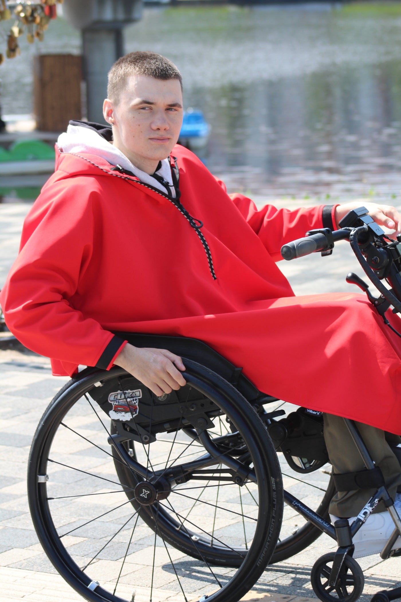 Wheelchair adaptive breathable raincoat