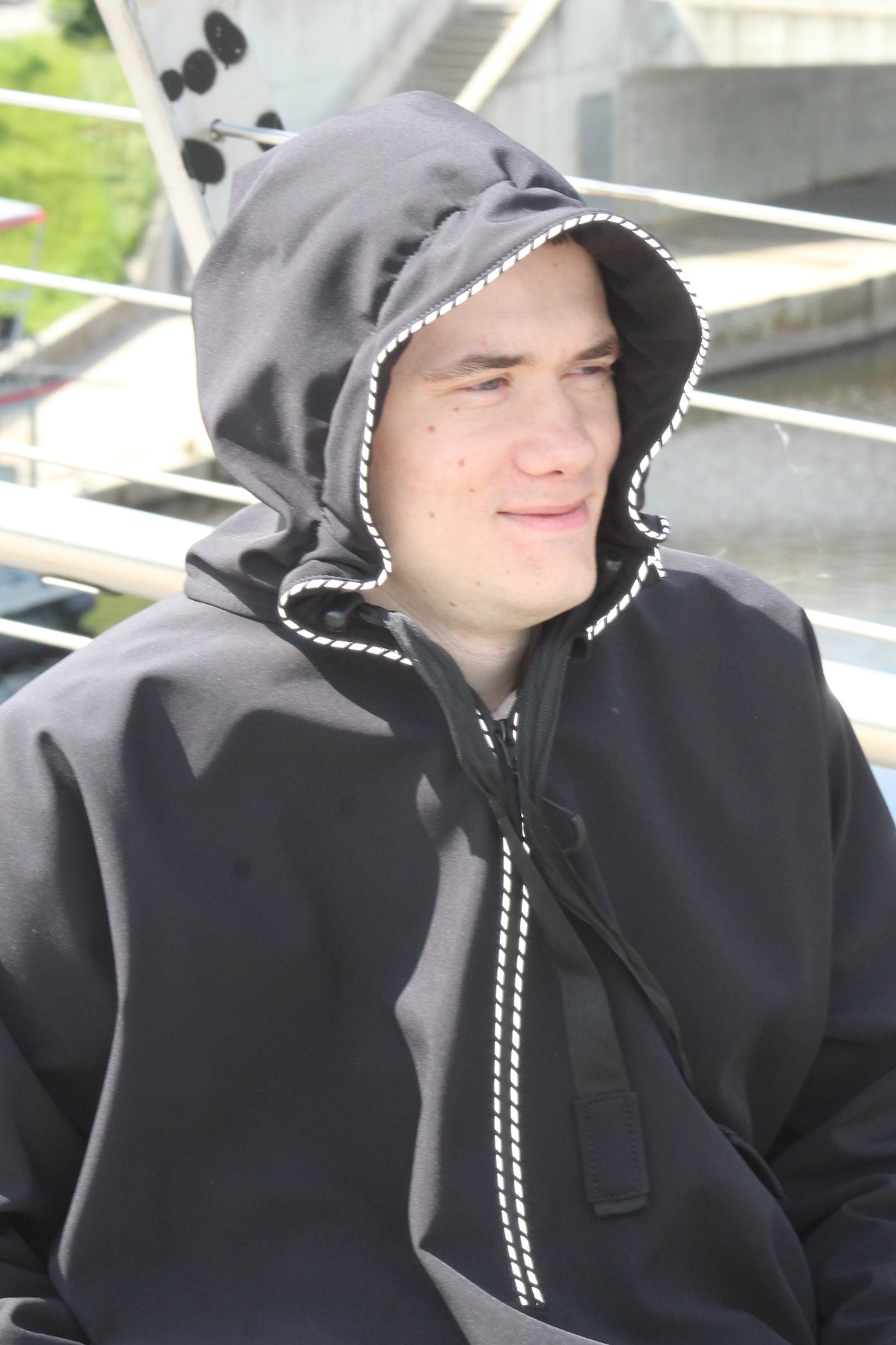 Wheelchair adaptive breathable raincoat