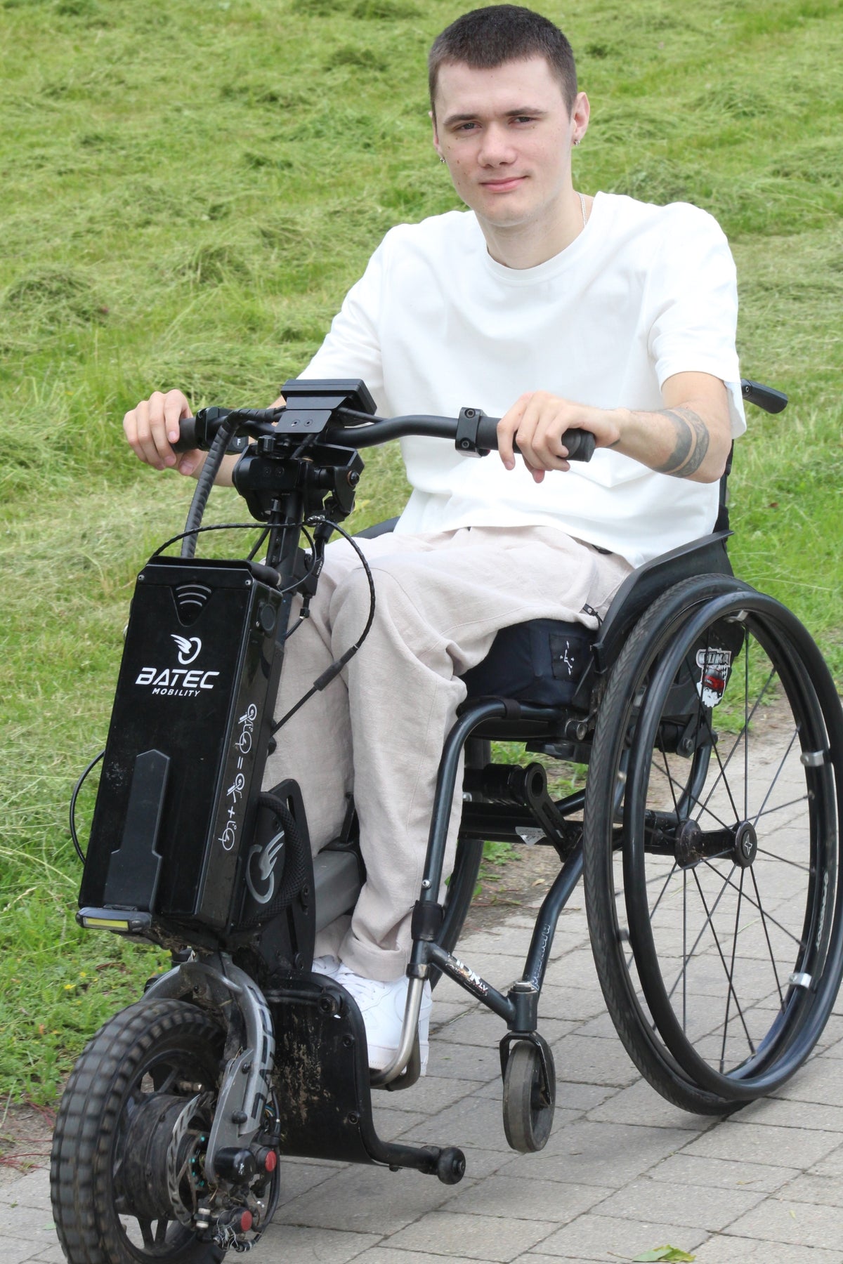 Men's wheelchair adaptive summer trousers