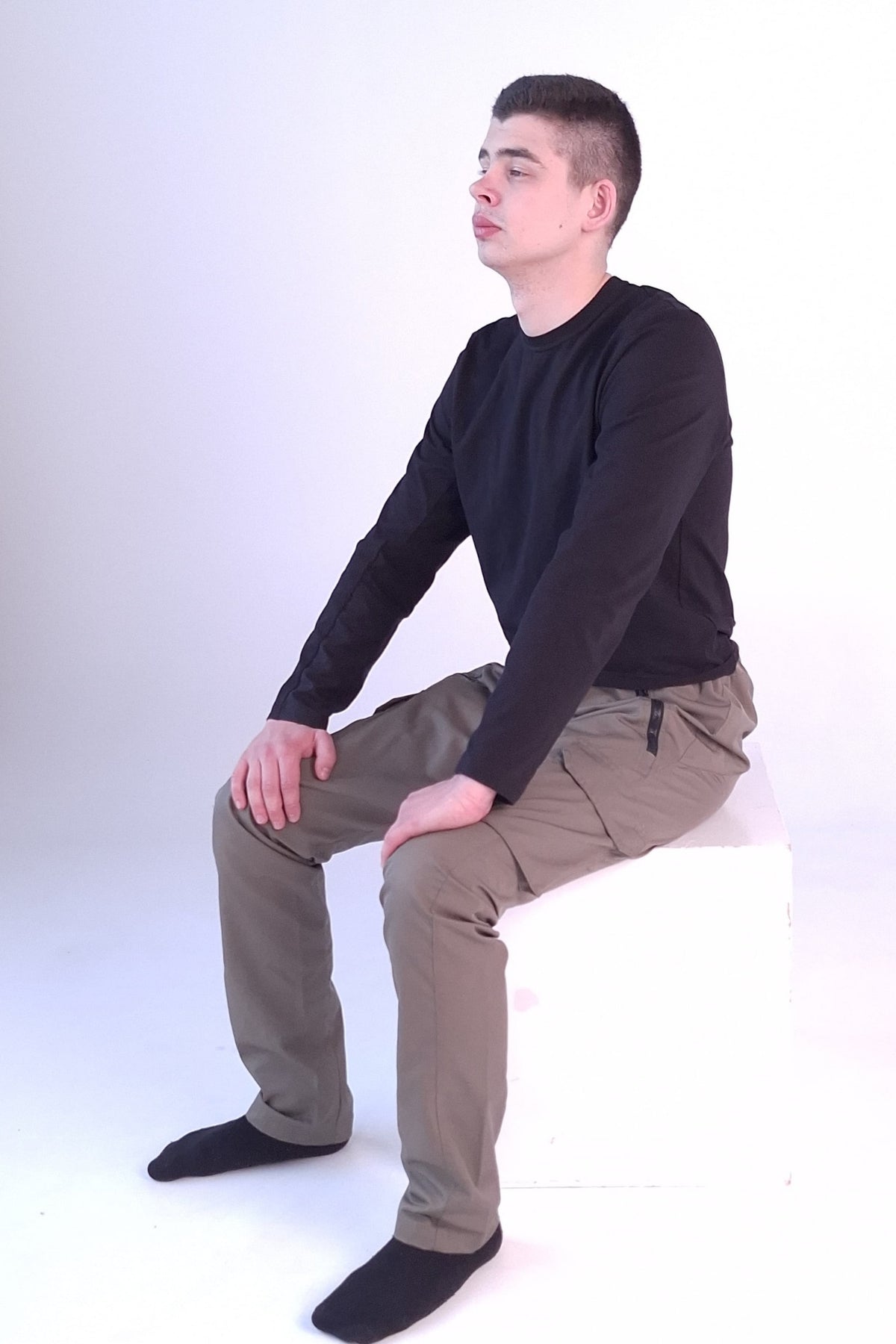 Men's wheelchair adaptive cargo pants with side pockets