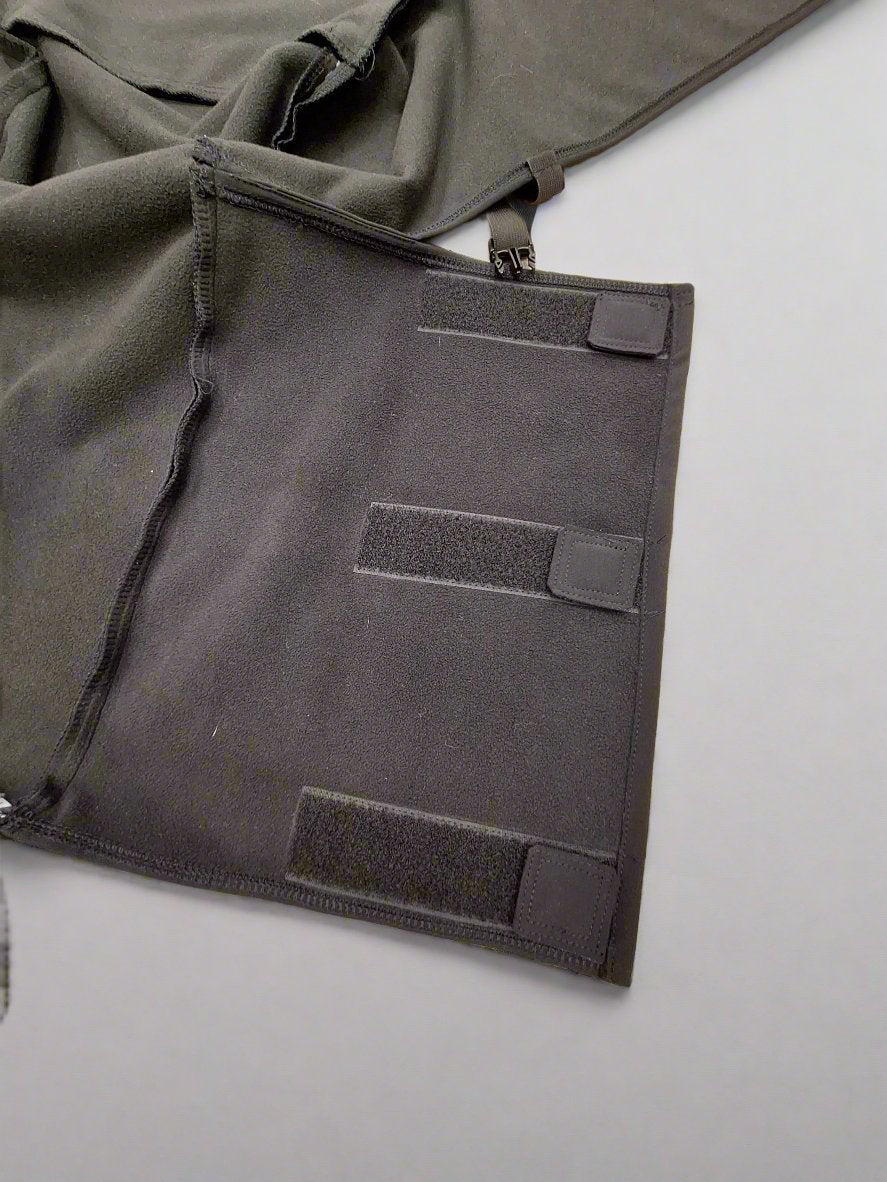 Rolstoeldeken met reflecterende elementen en magnetische sluiting